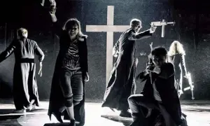 Spektakl klątwa: kontrowersje, emocje i wpływ na polską kulturę