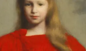 Portret dziewczynki w czerwonej sukience, z długimi blond włosami i łagodnym spojrzeniem.