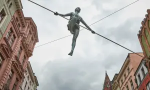Kędziora rzeźby: niezwykłe dzieła balansujące na granicy sztuki i fizyki