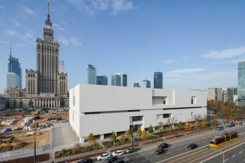 Nowe muzeum sztuki nowoczesnej w Warszawie – co warto wiedzieć?