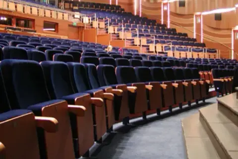 Praca w Teatrze Muzycznym Gdynia – aktualne oferty i wymagania