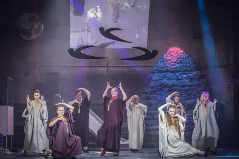 Aktorzy Teatru Zagłębia: ich osiągnięcia i wyjątkowe historie