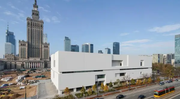 Nowe muzeum sztuki nowoczesnej w Warszawie – co warto wiedzieć?