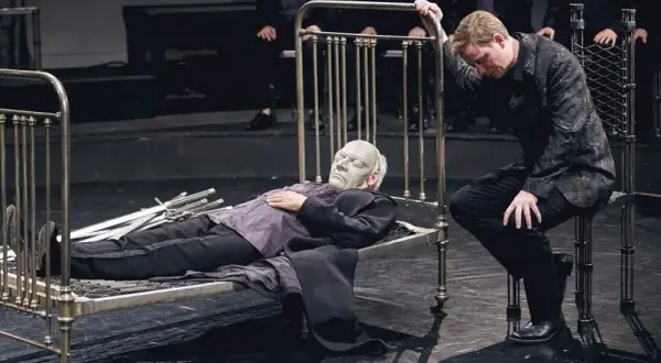 Hamlet spektakl w Warszawie: nowa inscenizacja, która zachwyca