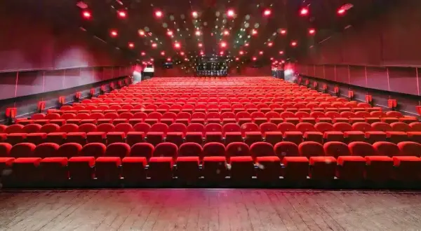 Spektakle w Teatrze Capitol: odkryj wyjątkowe wydarzenia w Warszawie