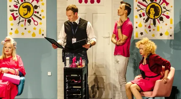 Szalone nożyczki spektakl - interaktywna przygoda w teatrze, nie przegap!