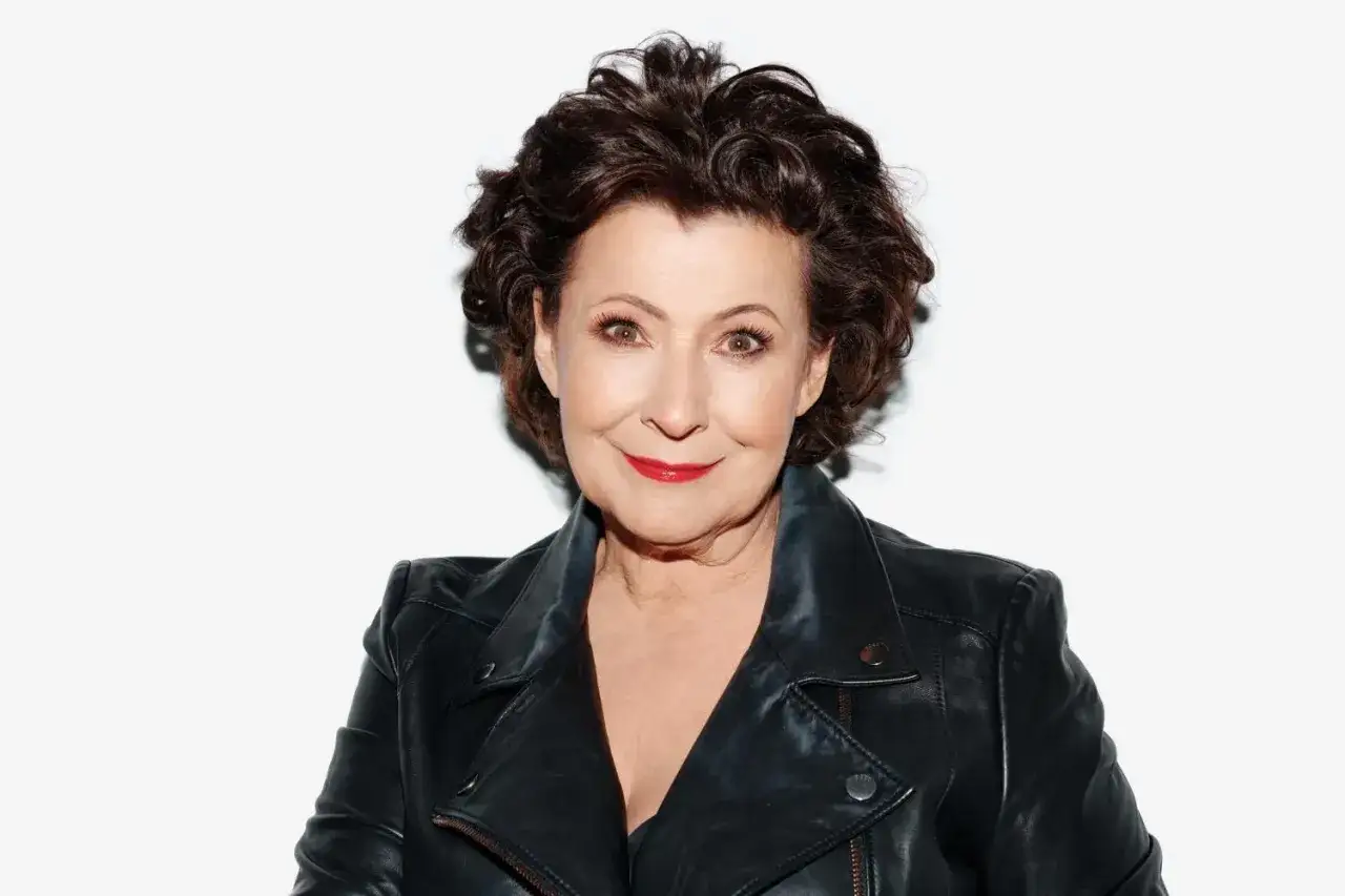 Dorota Kolak w skórzanej ramonesce, gotowa na kolejne role w filmach.