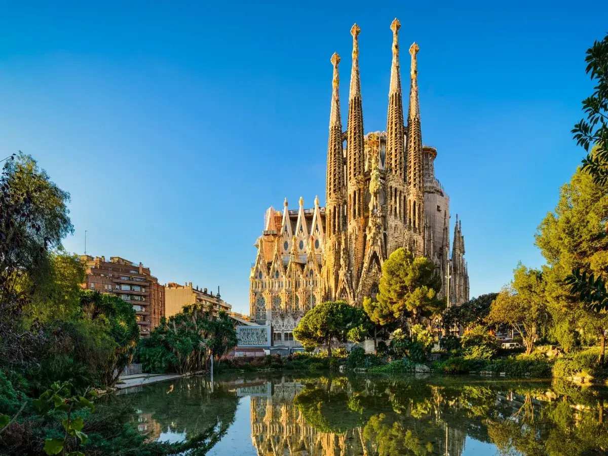 Antoni Gaudi Barcelona Sagrada Familia Park Guell Casa Batllo