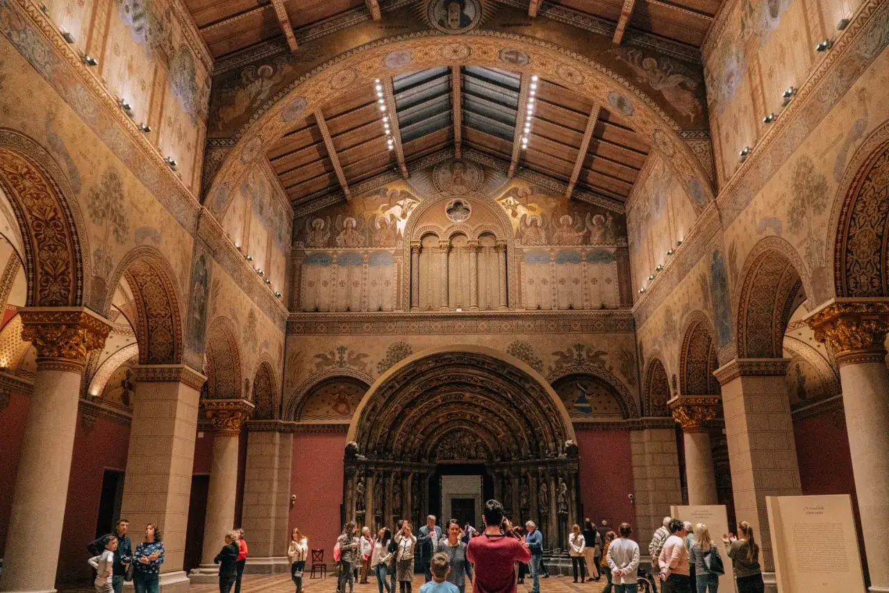 Zdjęcie Muzeum sztuki nowoczesnej Budapeszt: co warto zobaczyć i zwiedzić