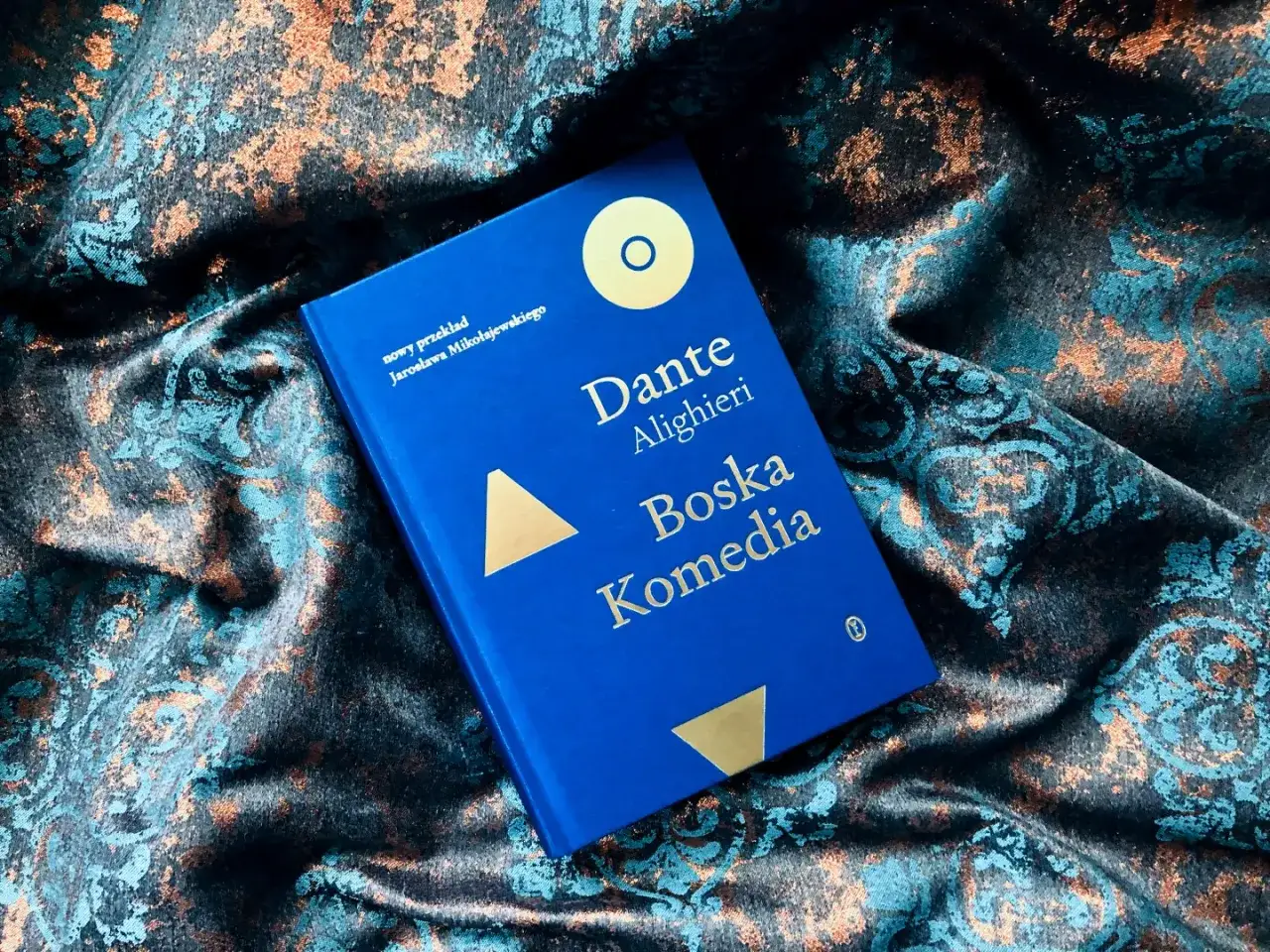 Niebieska okładka 
