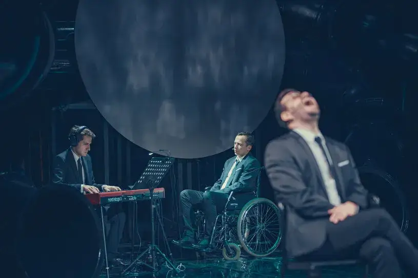 Zdjęcie Nie-boska komedia spektakl - nowoczesna adaptacja, która zaskakuje