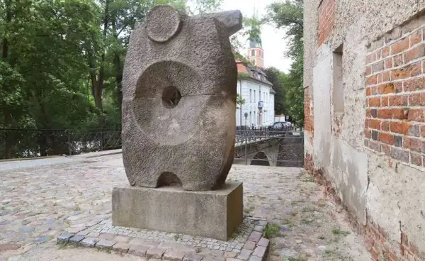 Rzeźby Poznań: odkryj niezwykłe pomniki i ich tajemnice w mieście